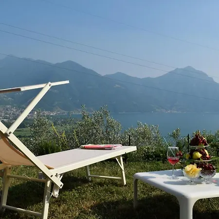 Domus Bianca Mountain Iseo Hospitality * Costa Volpino